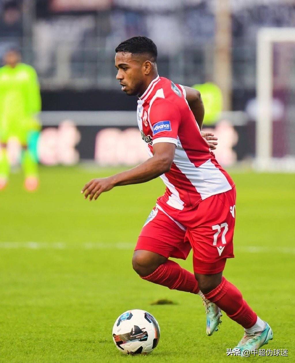 kaiyun-中超清晨走向成谜，波尔图官宣签约，震撼外界，资深球员宣示担当(陆萱萱相册图集)